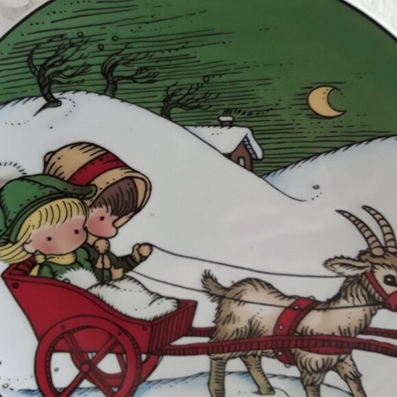 Vintage January and April Birthday Plates by Joan Walsh Anglund - Picture 4 of 10